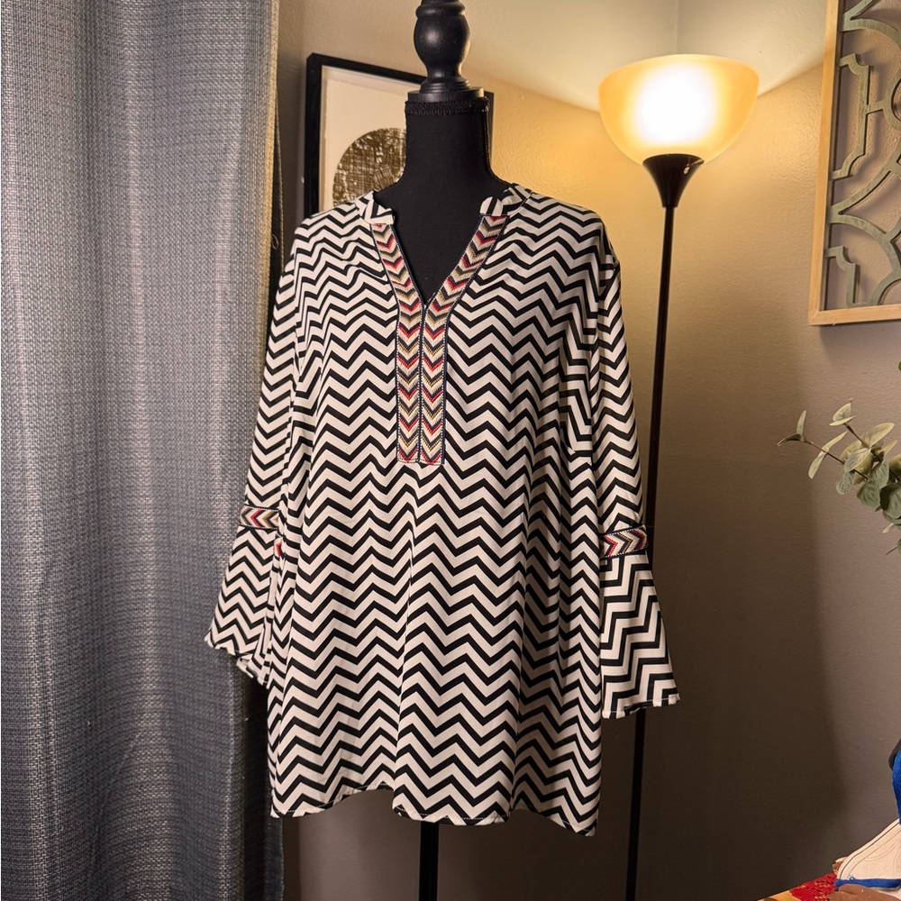 Tacera Black and White Chevron Tunic with Red Accents